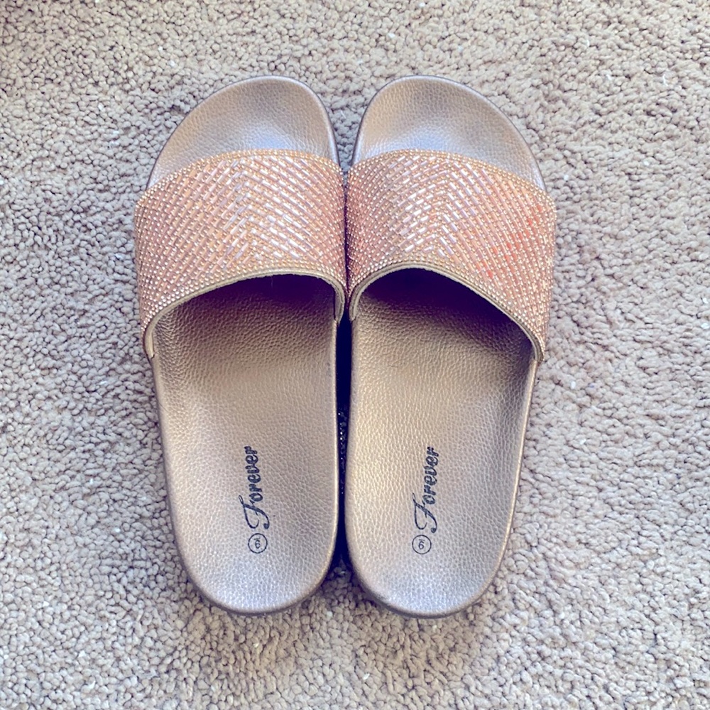 Gold slides | 9 in Women’s